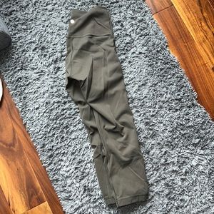 Lululemon Wunder Train Size 6 Olive 21”